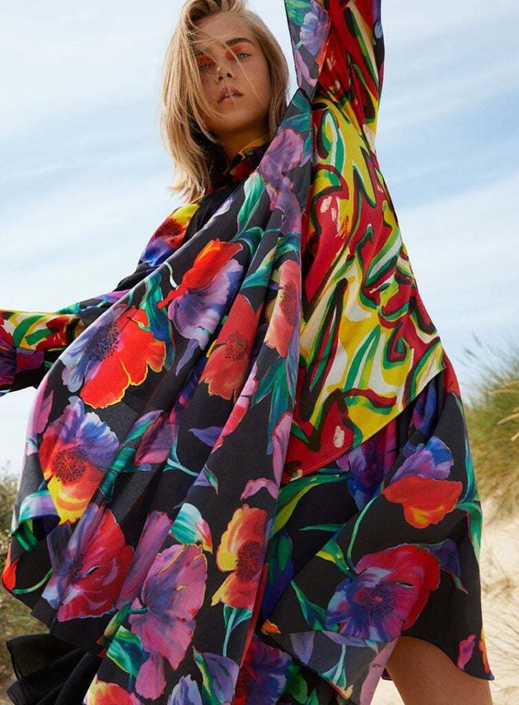 972814-800w-754x1024