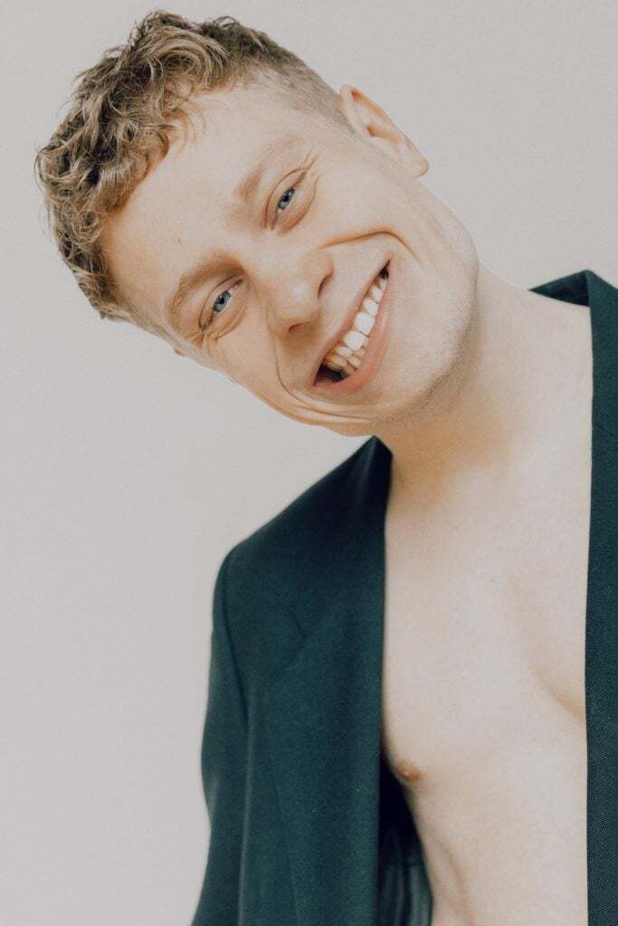 antoine-16-1-683x1024