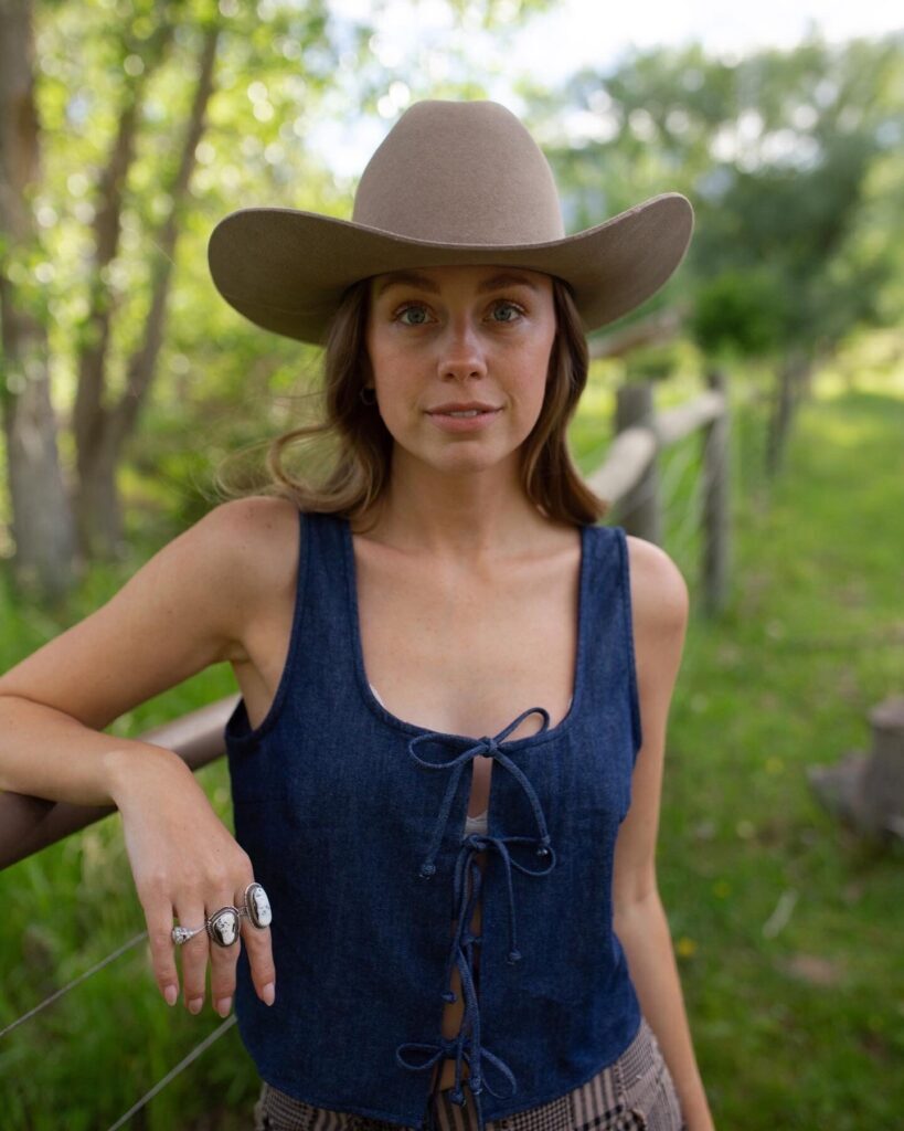 courtney-steeves-1700599652-819x1024