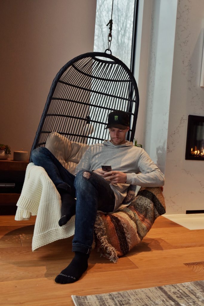 max-parrot_bumble-684x1024