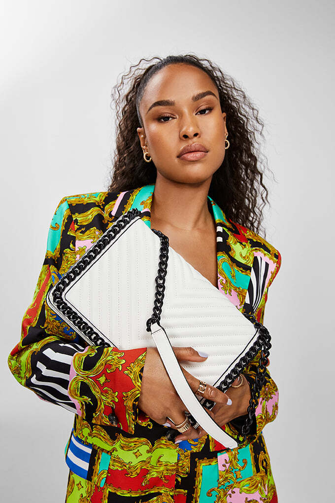 ss22_preq3_hb_greenwaldcollection_greenwald_brightwhite_0322-68658beb27f50