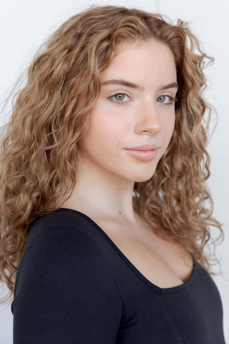 Behind-The-Scenes with Victoria