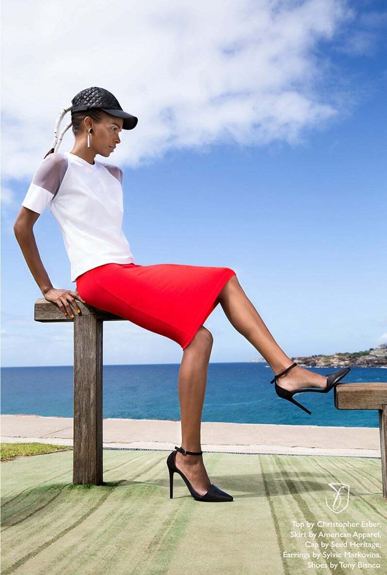 35_thehive_models_frances-aaternir_book-2