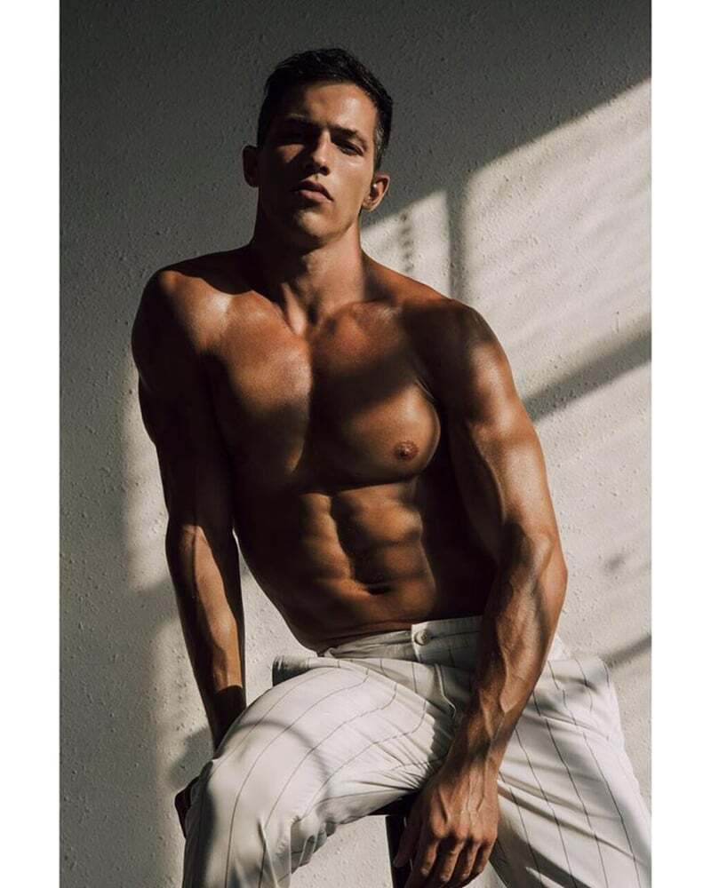 4565708423748185458682024901828496839409664n-100320-1