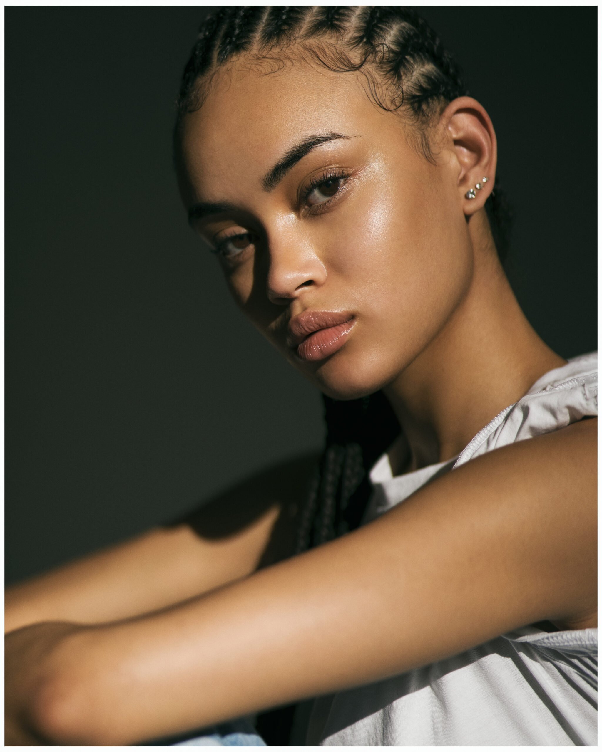 Klass-Model-MGMT5652-1-1-1-scaled