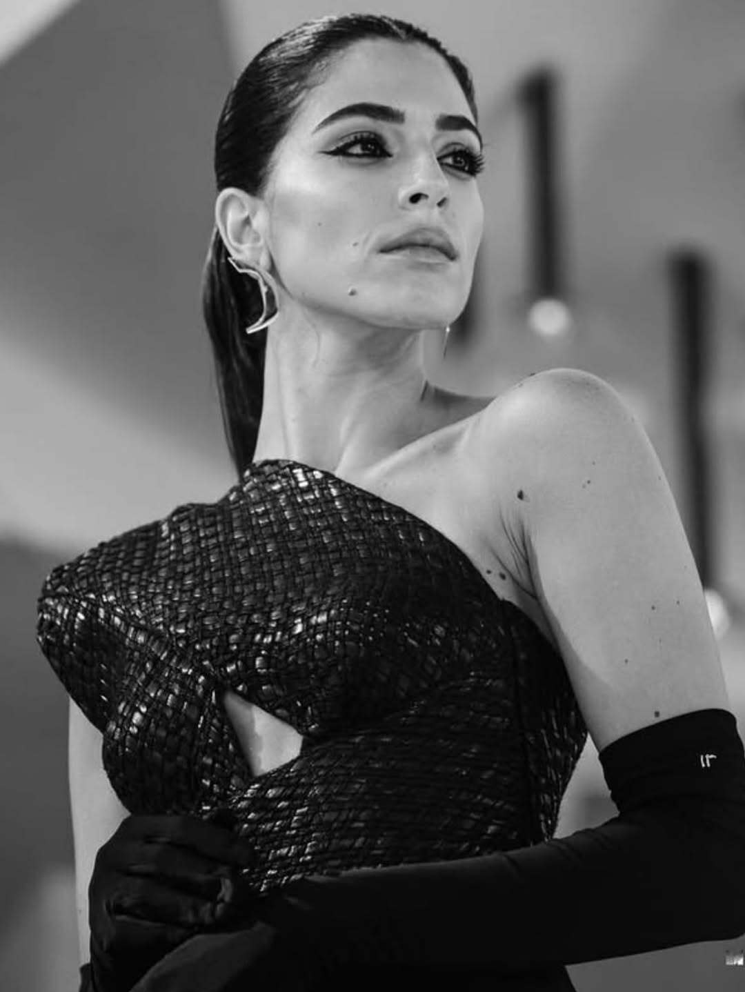 THE VOICE OF HIND RAJAB The 12 Feet Custom dress by Fara Hourani symbolizes the 12 days Hinds bod 1 1