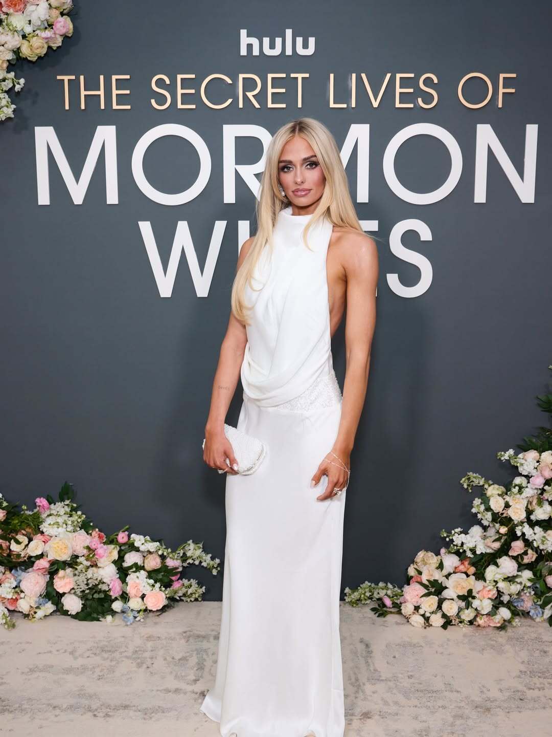 The coolest most fun miranda hope on her secretlivesonhulu Season 3 press tour goodmorn