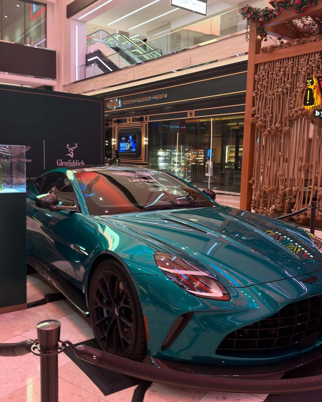 What happens in Vegas stays in Vegas resortsworldlv traveling resorts hostedbyresortsworl 3