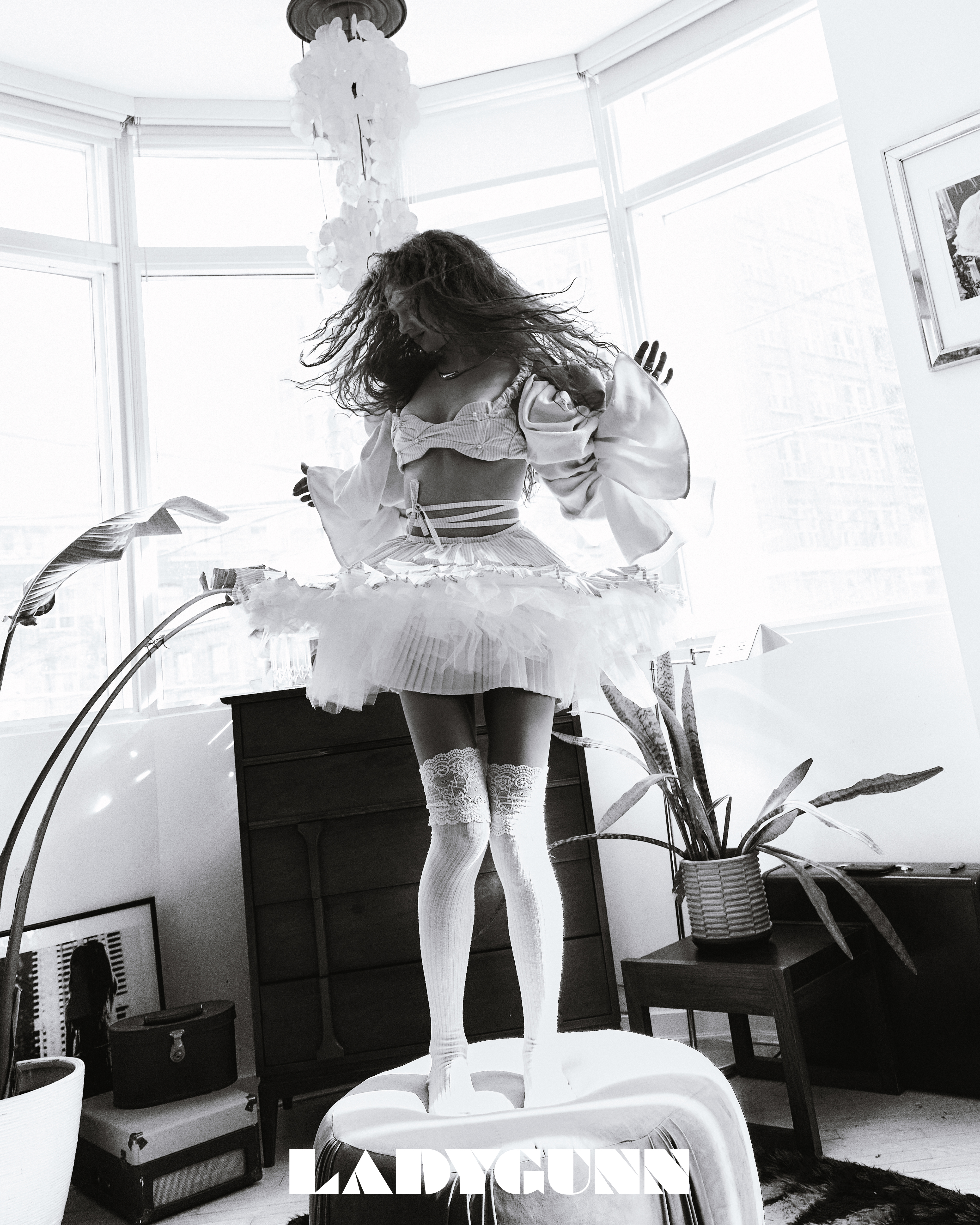 Zoe Amaze 05