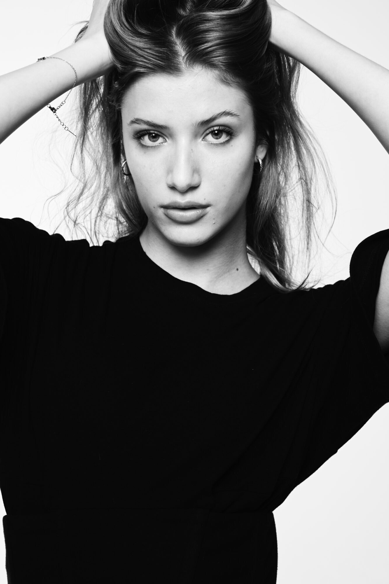 amelia-g-1701370055