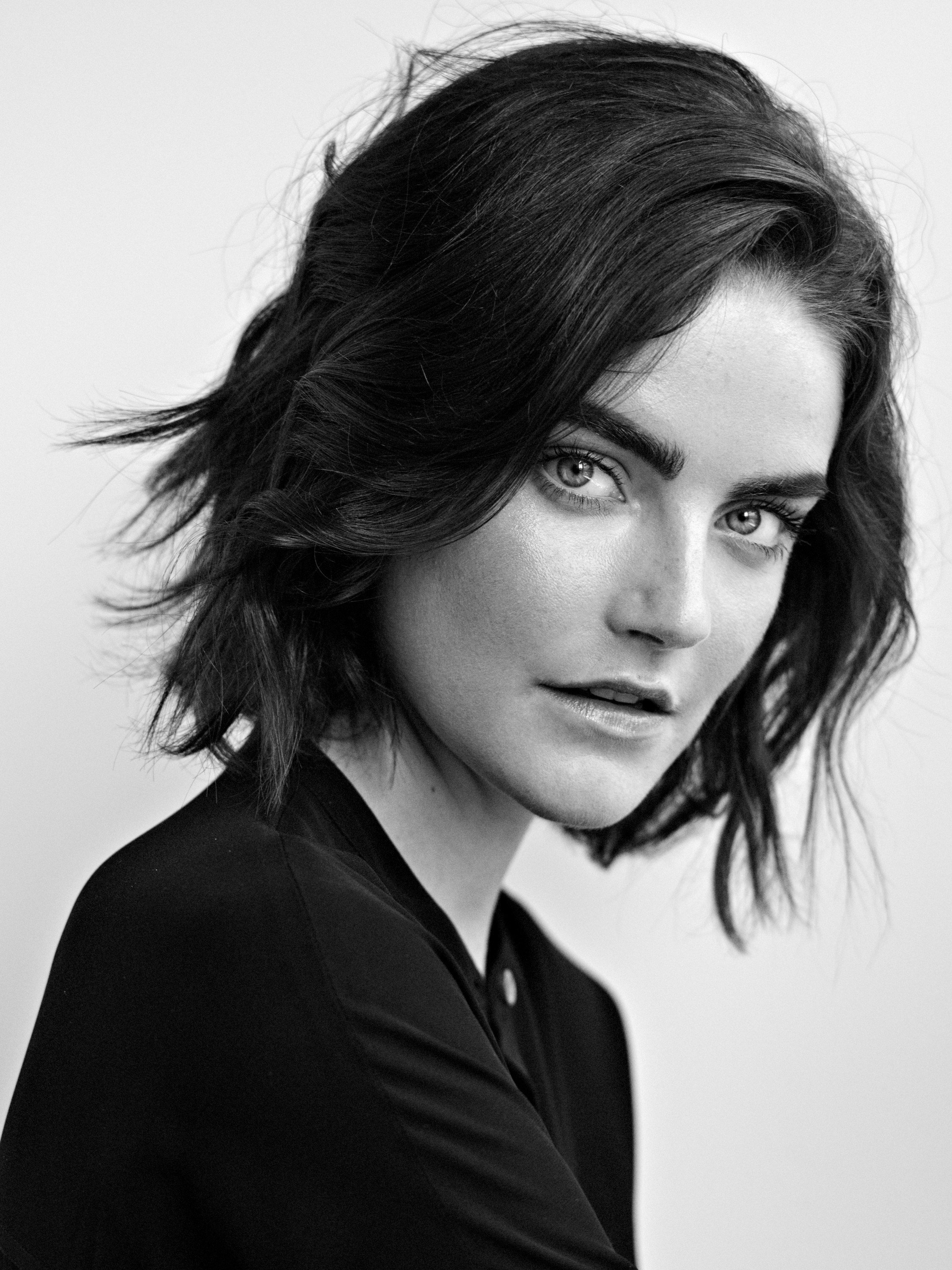 daphne-v-by-lukas-dvorak01-091219-2